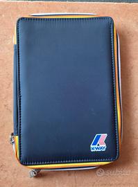 Custodia K Way blu navy per tablet