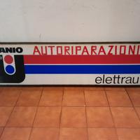 insegna luminosa batteria Uranio 