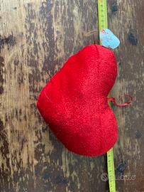 San Valentino. Peluche a forma di cuore
