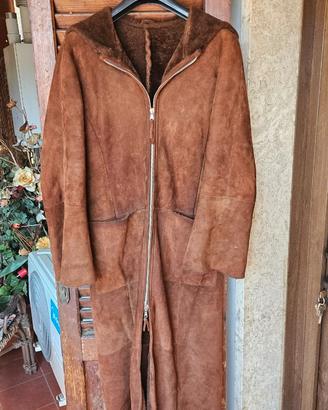 Montone Lungo Scamosciato con Zip e Cappuccio
