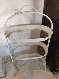 Alzatina vintage in metallo a 3 ripiani