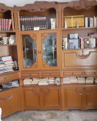 Grande libreria in legno di noce massello