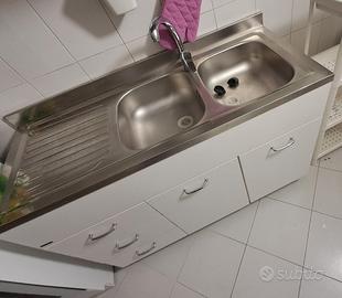 mobile cucina con lavandino