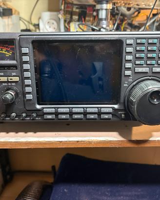 Radio hf. Icom 756
