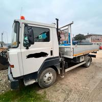 Autocarro nissan l70 pezzi ricambio funzionante