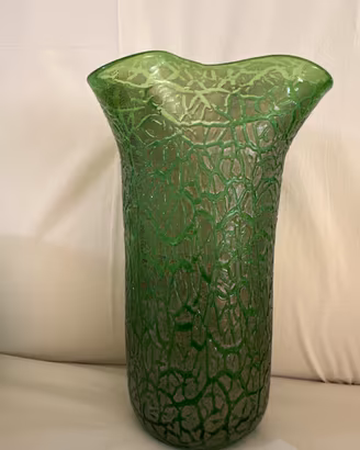 Vaso a fazzoletto in Murano verde Craquelè