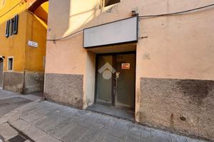 MAGAZZINO A MONTEVARCHI