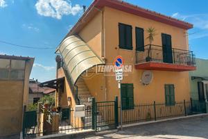 APPARTAMENTO IN BI-FAMILIARE CON CANTINA E GIARDIN