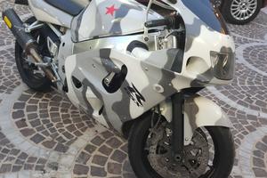 Suzuki GSXR 600 modello Sdrad a carburatori