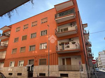 4 LOCALI A GIOIA DEL COLLE