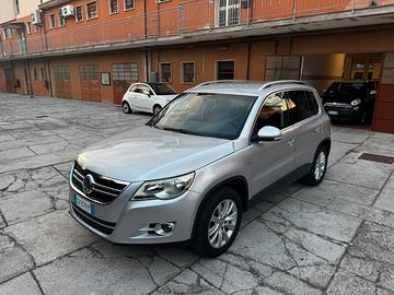 VOLKSWAGEN TIGUAN BENZINA 4x4