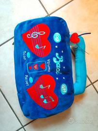 Radio Baci Perugina. Funziona con 2 pile AA. 