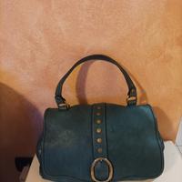 Borsa in vera pelle lavata color ottanio .