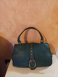 Borsa in vera pelle lavata color ottanio .