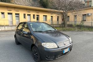 FIAT PUNTO 1.2 BENZINA IDONEA PER NEOPATENTATI
