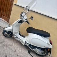 Vespa primavera 125