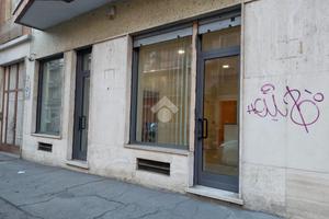 NEGOZIO A TORINO