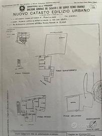 Porzione immobiliare di 75 mq con cantine e resede