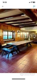 Tavolo gigante in legno massiccio da taverna