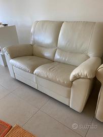 DIVANO IN PELLE
