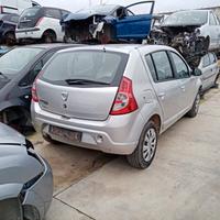 (incidentata)dacia sandero 2008-12 x ricambi #317