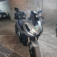 Honda adv 350