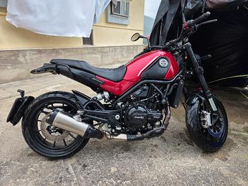Benelli leoncino 500 rossa 8500 km 