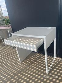 Scrivania ikea bianca modello MICKE