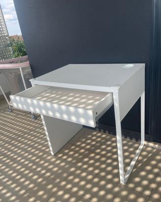 Scrivania ikea bianca modello MICKE