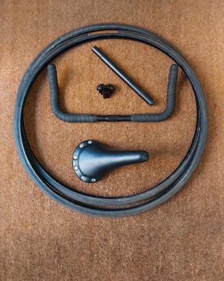 COPERTONI MANUBRIO SELLA NUOVI + ALTRI RICAMBI