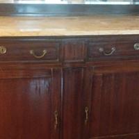 credenza con vetrina