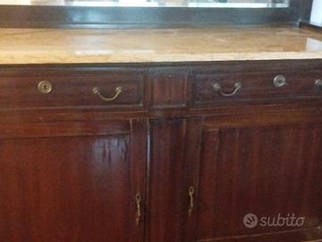 credenza con vetrina