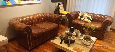  Divani chesterfield
