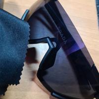 Occhiali da sole Prada neri a mascherina