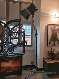 Lampada / faro cinema vintage - h  2, 5 m circa