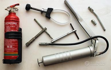 Attrezzi per motori marini entrobordo