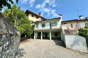 CASA IN LINEA CON SCOPERTO