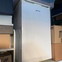 Un tocco di stile in cucina: Frigorifero Smeg FS08