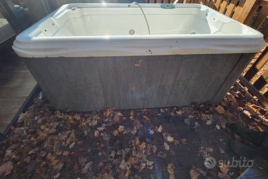 vasca idromassaggio da esterno