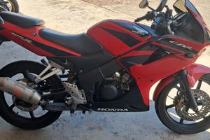 Honda cbr del 209