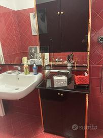 Mobiletto e lavello per bagno e specchio