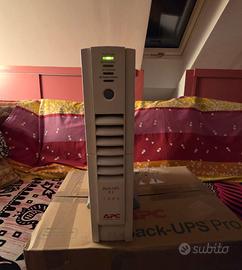 UPS APC RS Back 1000
