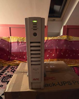 UPS APC RS Back 1000