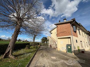 Casa indipendente di 309 m² con più di 5 locali e 