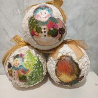 palline di Natale realizzato con stucco a neve , d