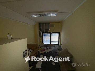 Immobile di 390 m² a Finale Ligure