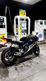 Yamaha YZF-R6 2008 – Sportiva 600cc – Ottime cond.