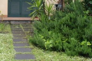 Monovano arredato in villa