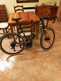 Gravel bottecchia Monster con cambio Shimano sora