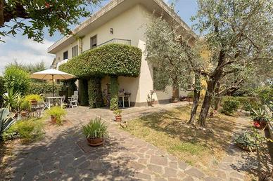 Casa indipendente di 145 m² con 5 locali a Campi B
